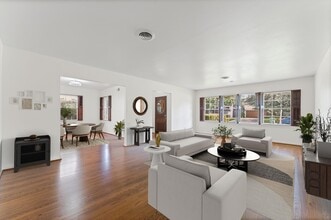 Building Photo - 4047 Merrick St