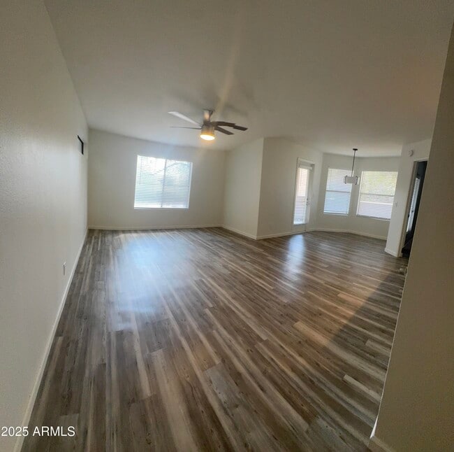 Building Photo - 4850 E Desert Cove Ave