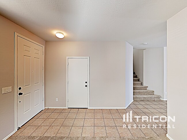 Building Photo - 45438 W Guilder Ave