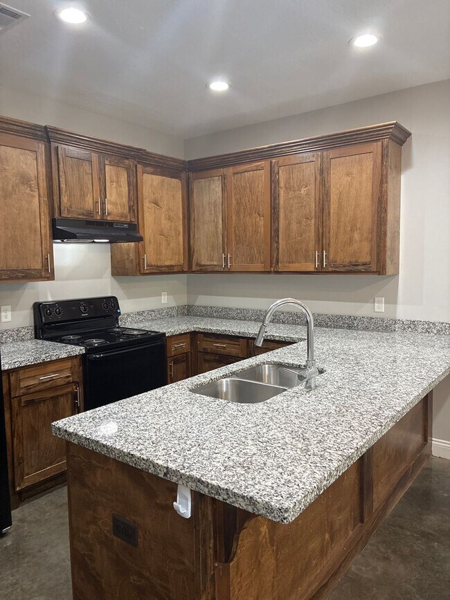 Foto del edificio - Duplex for lease