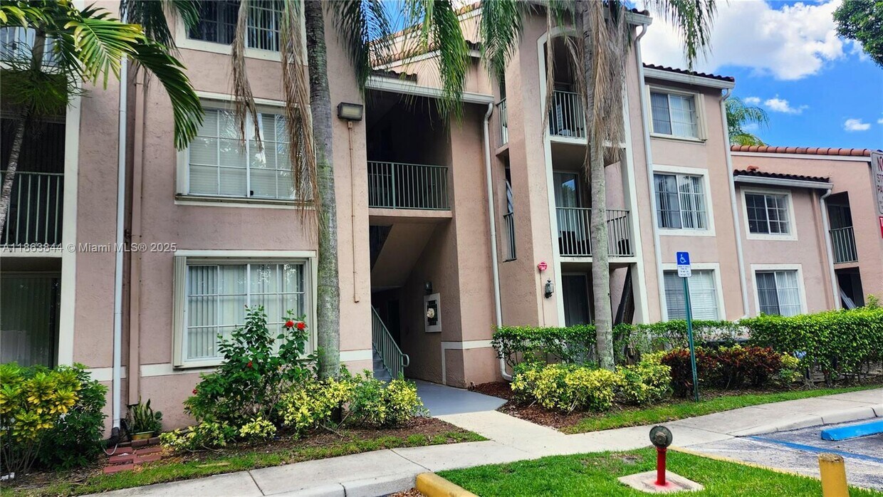 Foto principal - 12166 St.Andrews Pl