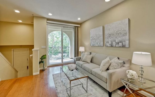 Building Photo - Beautiful 3 Bed 2 Bath Home Available Now!