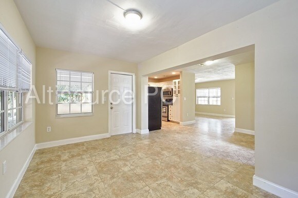 Foto del edificio - 3231 SW 67th Ave