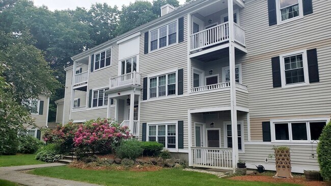 Foto del edificio - 450 Brookside Dr