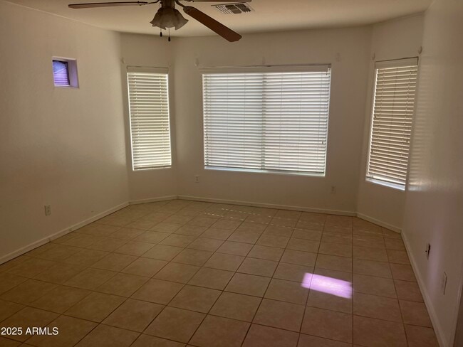 Foto del edificio - 1514 W Lynne Ln