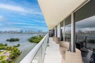 Building Photo - 16385 Biscayne Blvd