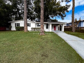 Building Photo - 6011 Meadow Ln