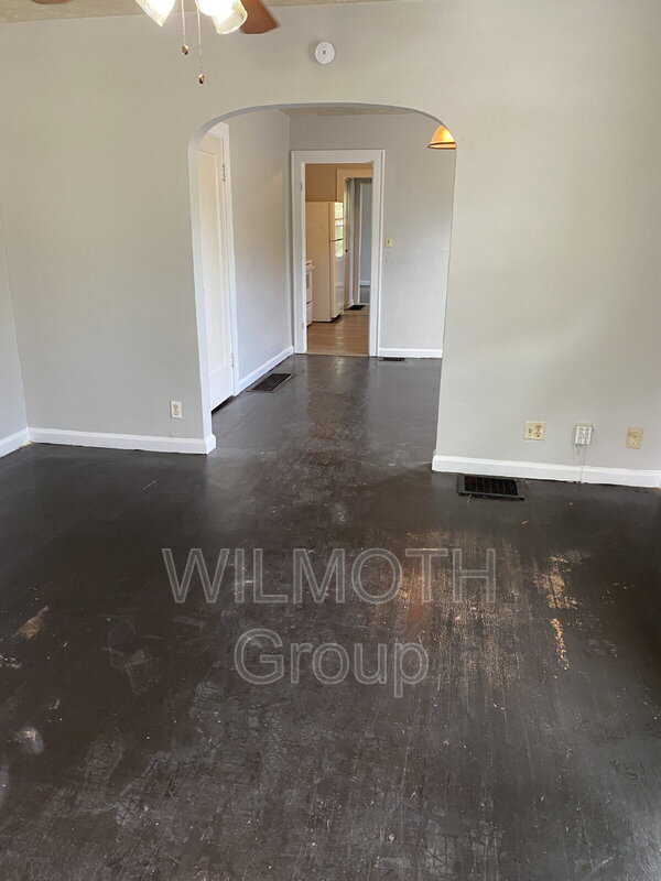 Foto del edificio - 856 N Bradley Ave