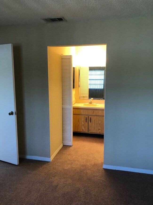 Foto del edificio - Two bedroom Two bath Condo