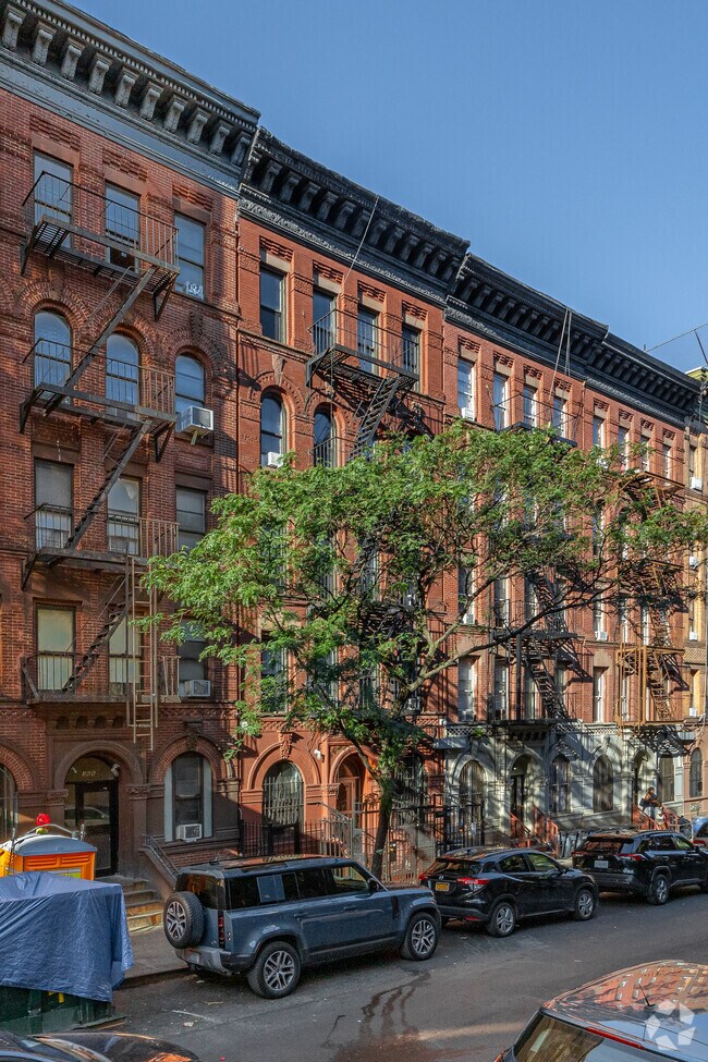 Building Photo - 368 W 127th St