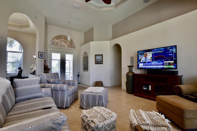 Foto del edificio - 18528 Royal Hammock Blvd