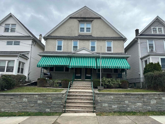 Building Photo - 2107 Prospect Ave