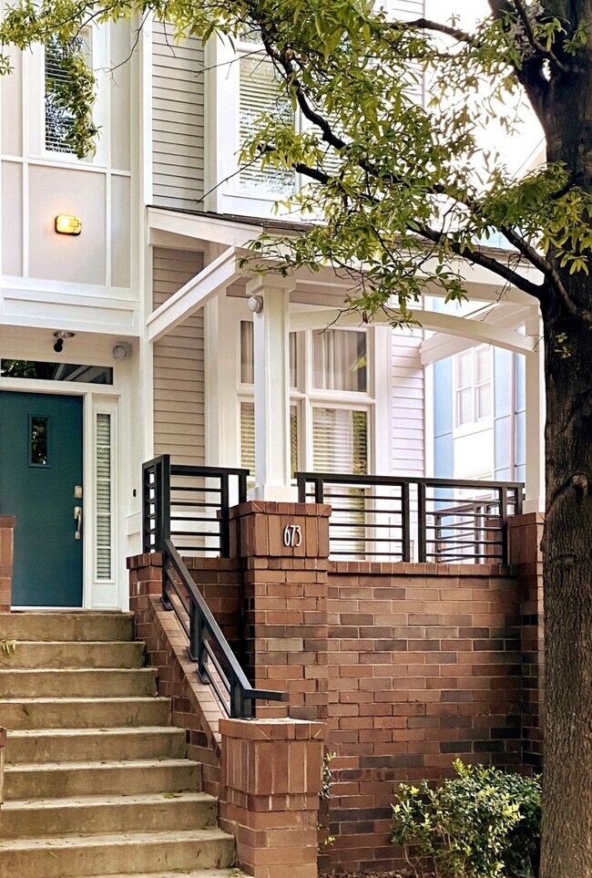 Newly painted (April 2020) - 673 N Alexander St