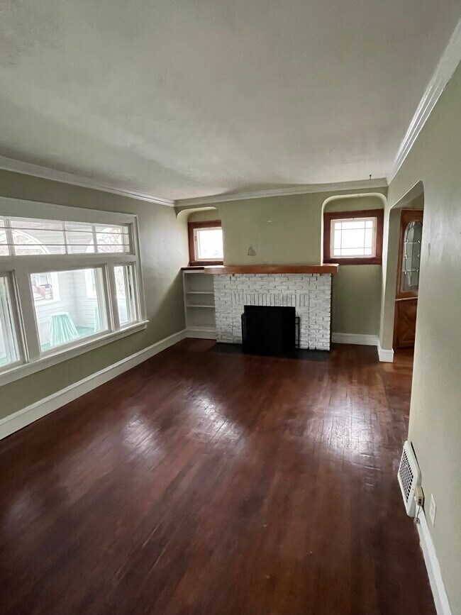 Foto del edificio - 1568 Larchmont Ave