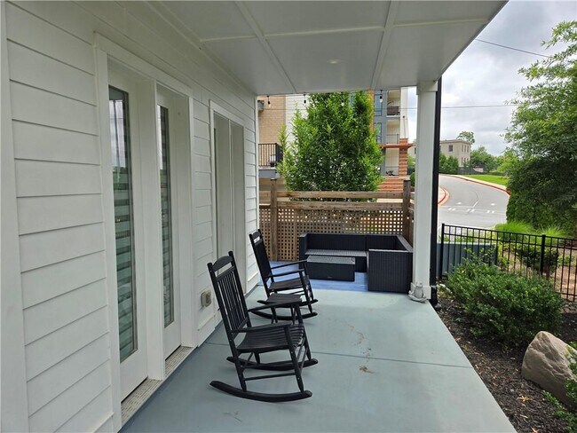 Foto del edificio - 716 Glenwood Ave SE