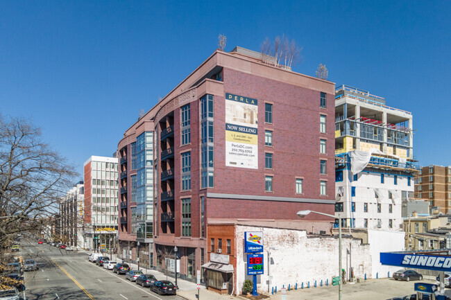 Foto del edificio - Perla DC Condominiums