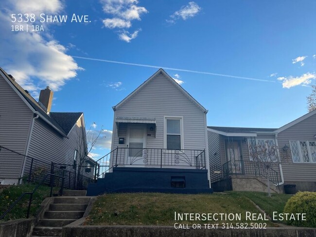 Building Photo - Spacious 1 Bedroom on The Hill, Easy Walki...