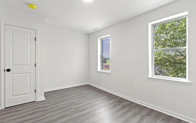 Foto del edificio - 4149 Lancaster Ave