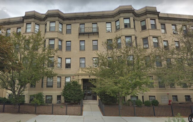 Foto del edificio - 77 Park Dr