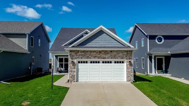Building Photo - 4 Bed, 4 Bath Luxury House on Legends Golf...