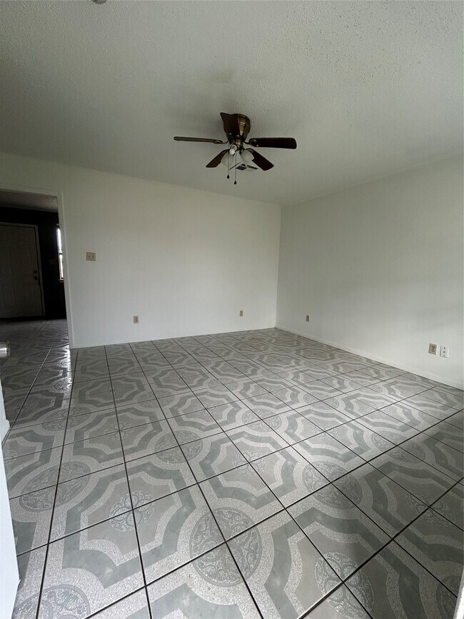 Foto del edificio - 1710 N Avenue H