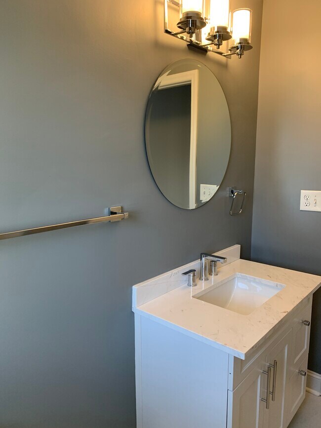 Foto del edificio - 3733 Blandwood Dr