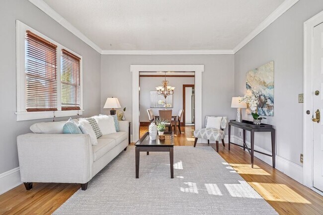 Foto del edificio - 4104 Bryant Ave S