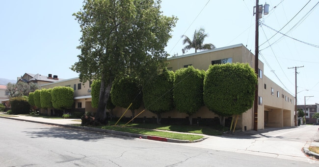 Building Photo - Cedar Breeze