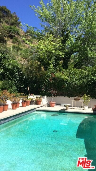 Foto del edificio - 540 Kelton Ave