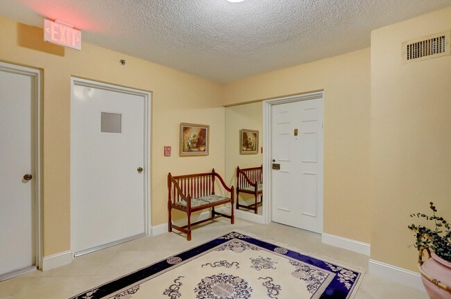 Building Photo - 7233 Promenade Dr