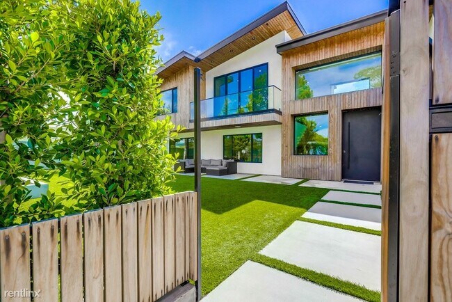 Building Photo - 5 br, 4.5 bath House - 1343 Mariners Drive