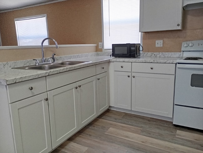 Building Photo - 14006 Bluegill Ln