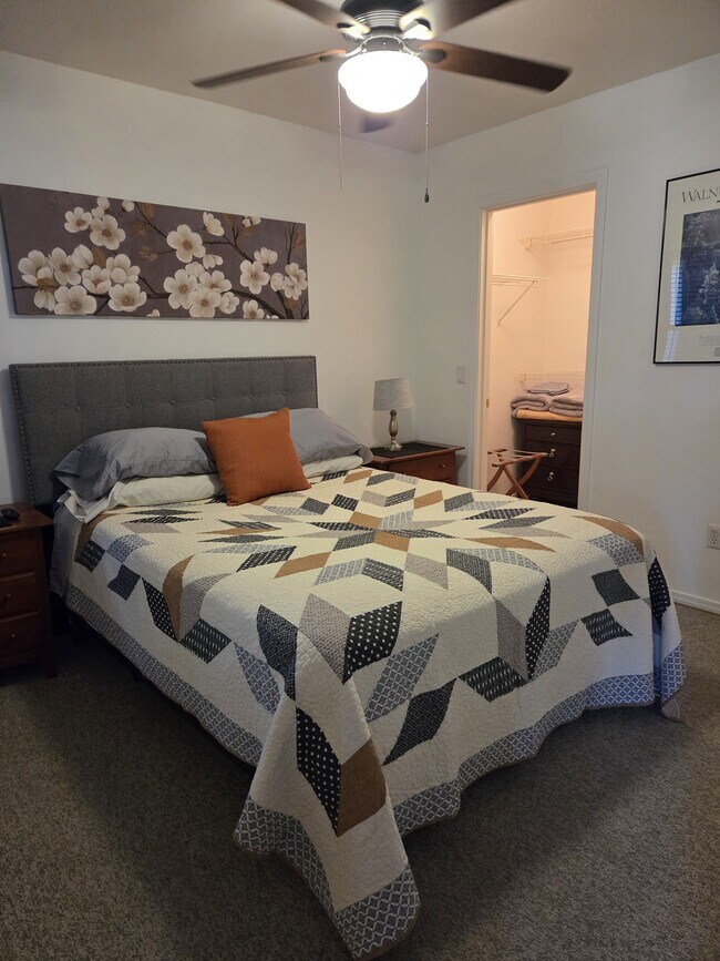 Foto del edificio - 4932 Summit Cir