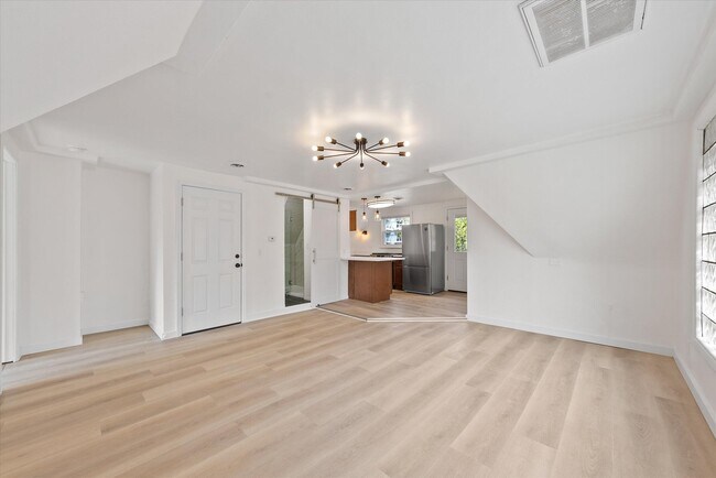 Foto del edificio - 2026 E Kenilworth Pl