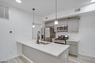 Building Photo - 500 S 18th St