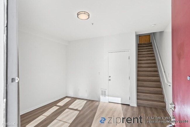 Building Photo - 3 br, 3 bath Townhome - 1407 Nevin Plaza, ...