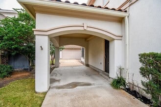 Building Photo - 3015 Bonnebridge Way Blvd