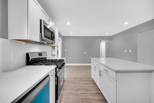 Building Photo - 8011 Monaldi Dr