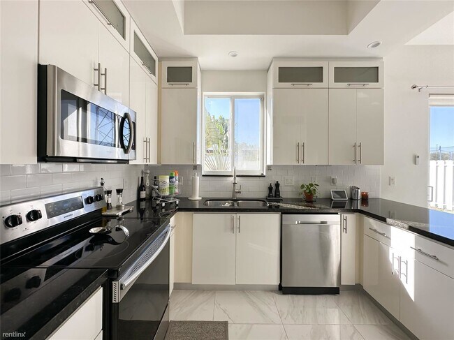 Foto del edificio - 4 br, 3 bath Condo - 3900 SW 69th Ave