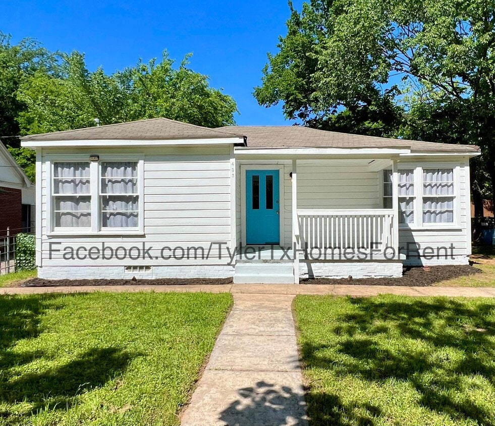 Primary Photo - 437 Crestway Dr