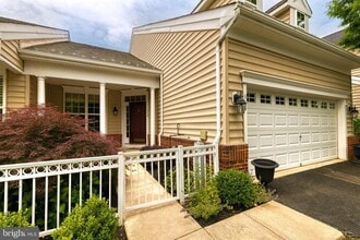 Building Photo - 318 Native Dancer Cir