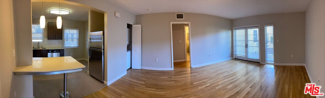 Primary Photo - 1002 Frederick St