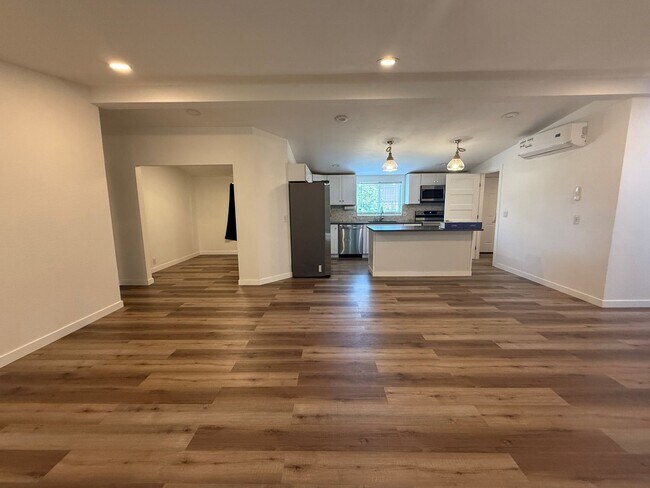 Foto del edificio - Now renting 3 bedroom House