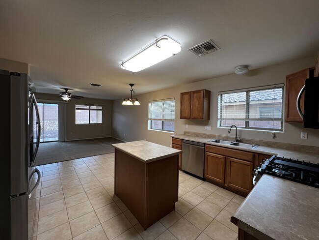 Building Photo - 954 E Sheriffs Draw Ln