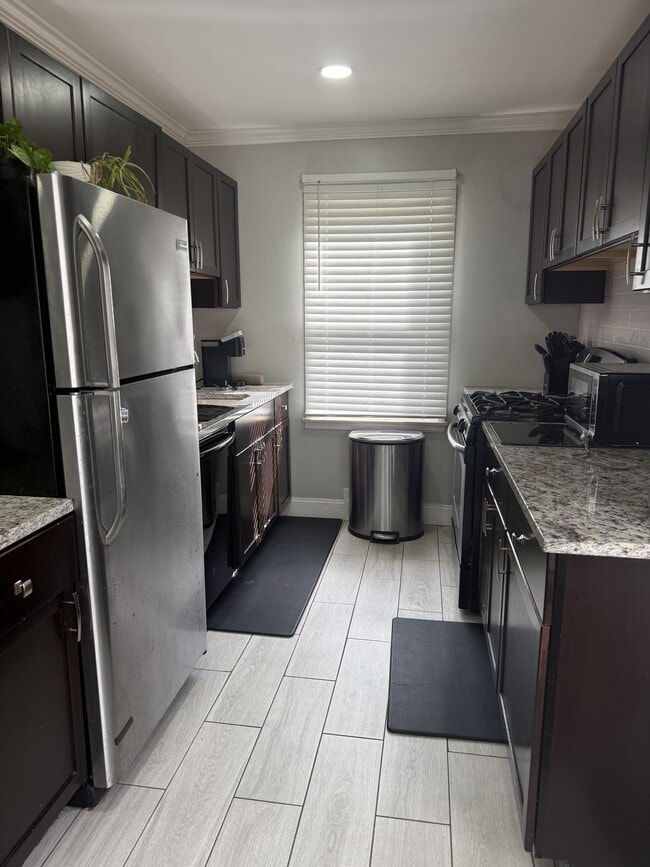 Building Photo - 3012 Grayson St