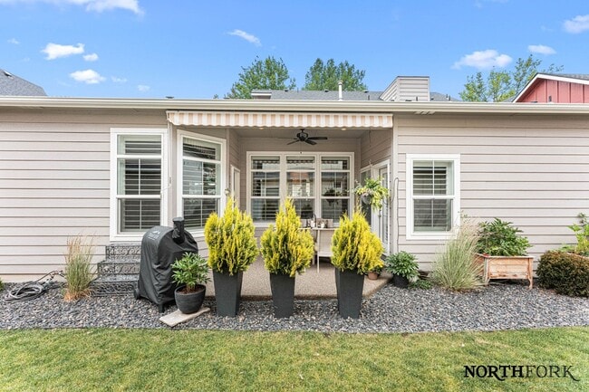 Building Photo - Elegant home near Downtown Eagle!