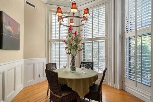 Foto del edificio - 322 Beacon St