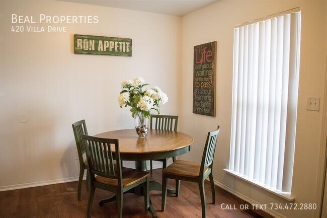 Foto del edificio - 420 Villa Dr