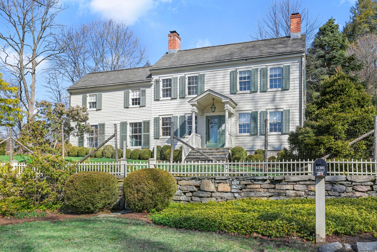 Primary Photo - 33 Farms Rd