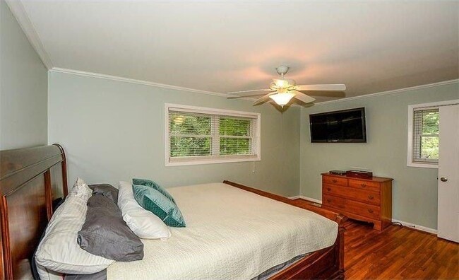 Foto del edificio - 2563 Dering Ct NE